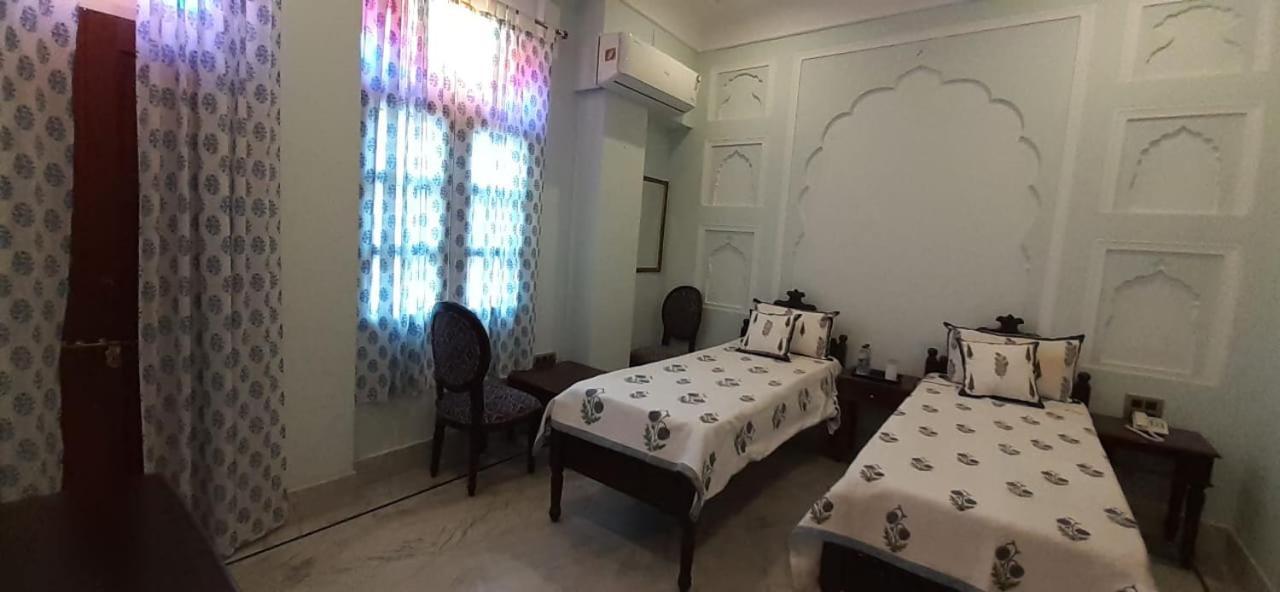 Hotel Raj Rajeshwari Haveli 3*